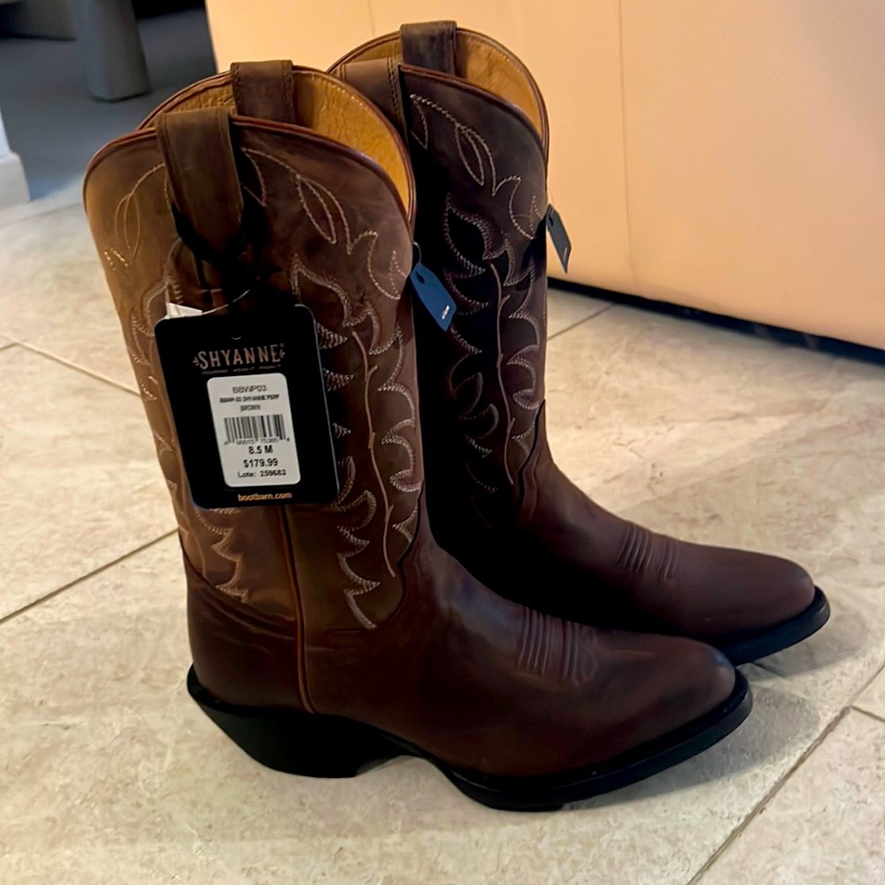 Shyanne Brown Women’s Western Riding Boots - New with tags!